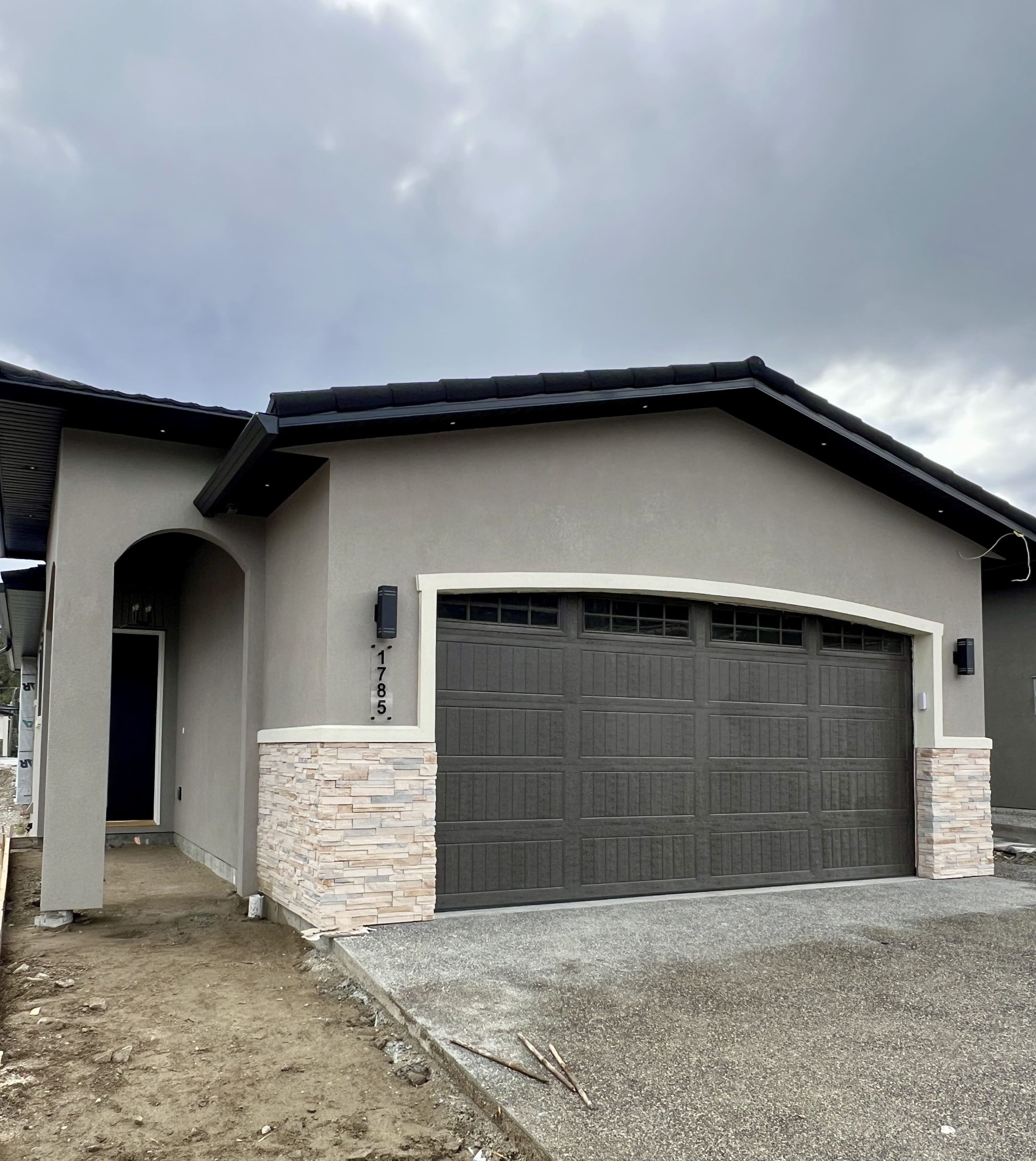 4 Bdrm in West Harbour Brand New Associated Property Management