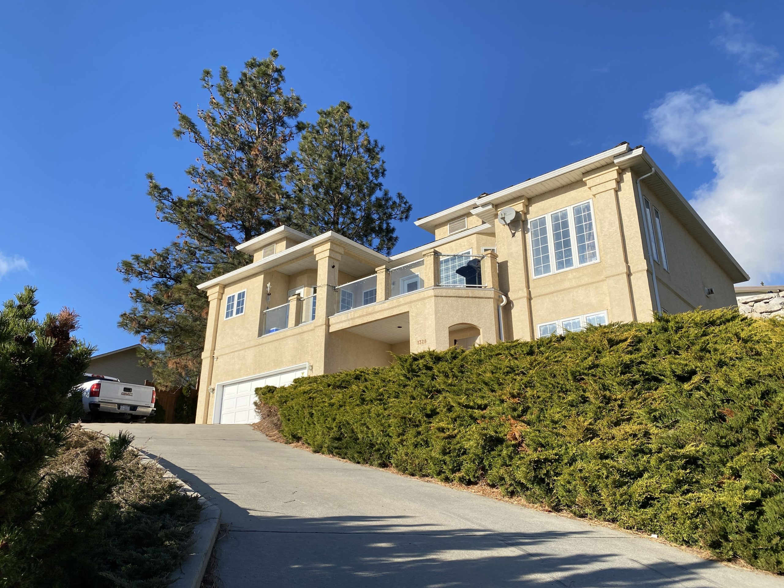 4 Bedroom Family Home in Lakeview Heights (Nov. to March 2025